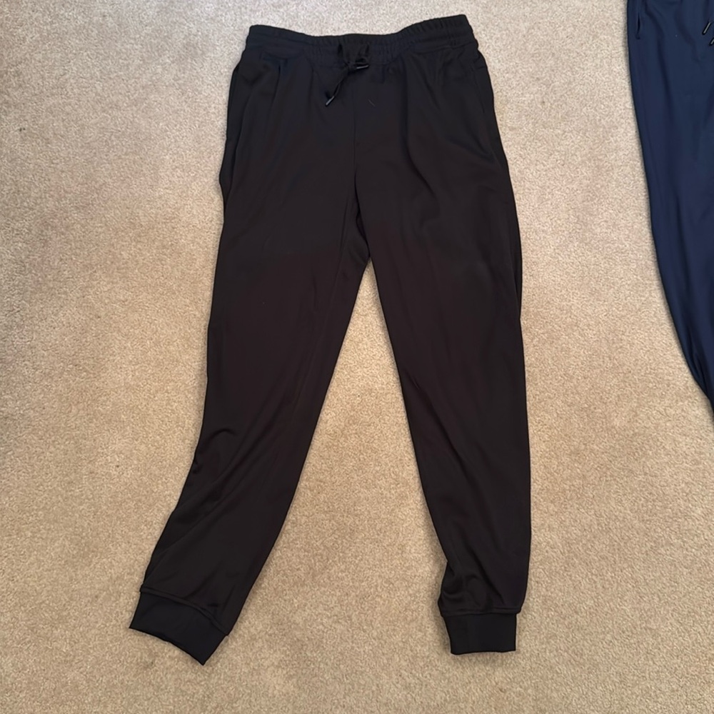 Roundtree and Yorke Performance Joggers